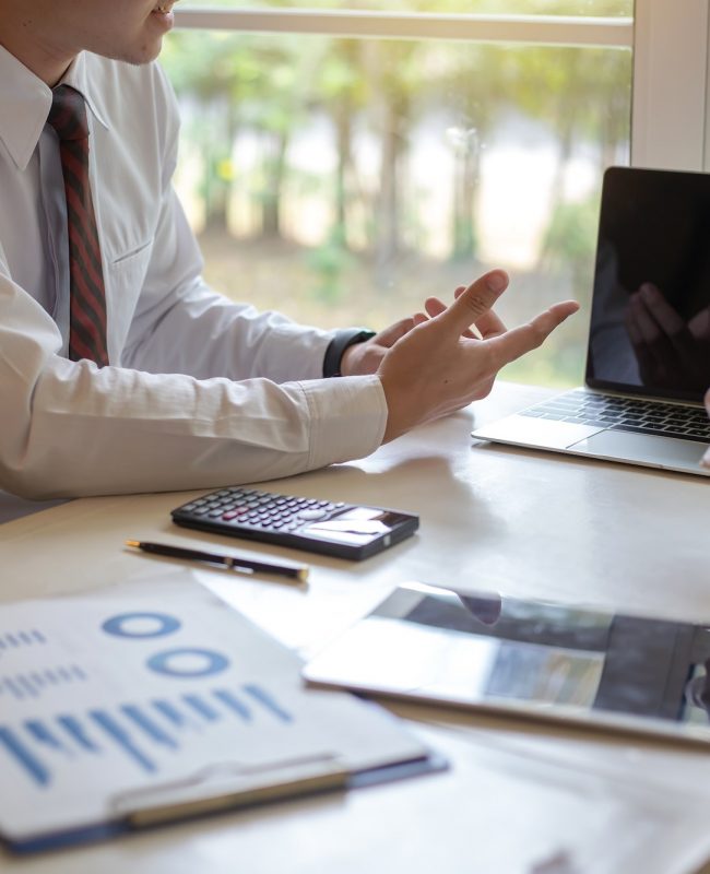 businessman-consulting-investment-and-financial-planning-.jpg